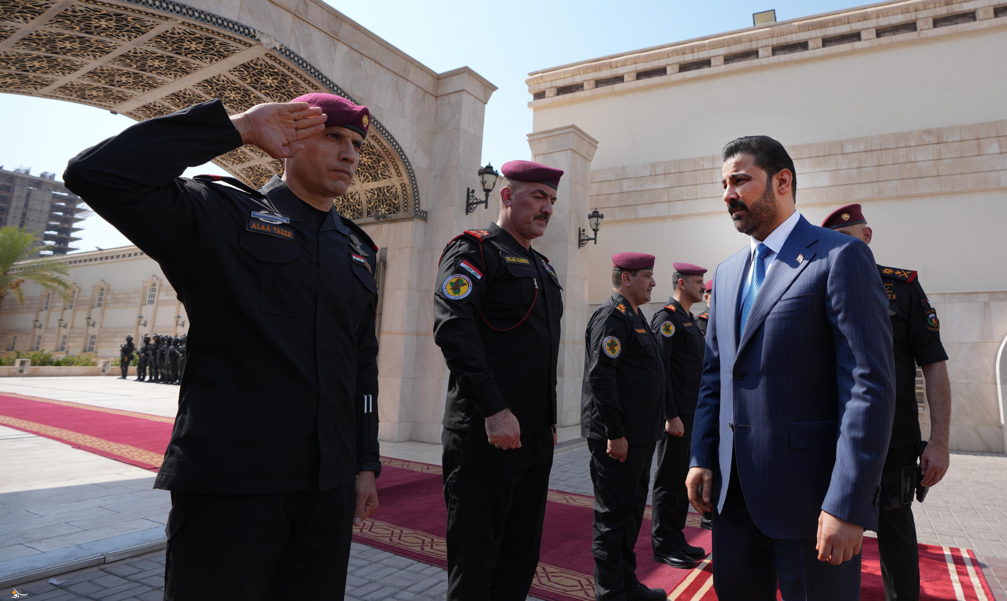 الزيدي يوجه بتوفير احتياجات جهاز مكافحة الإرهاب من الأسلحة والتجهيزات اللازمة