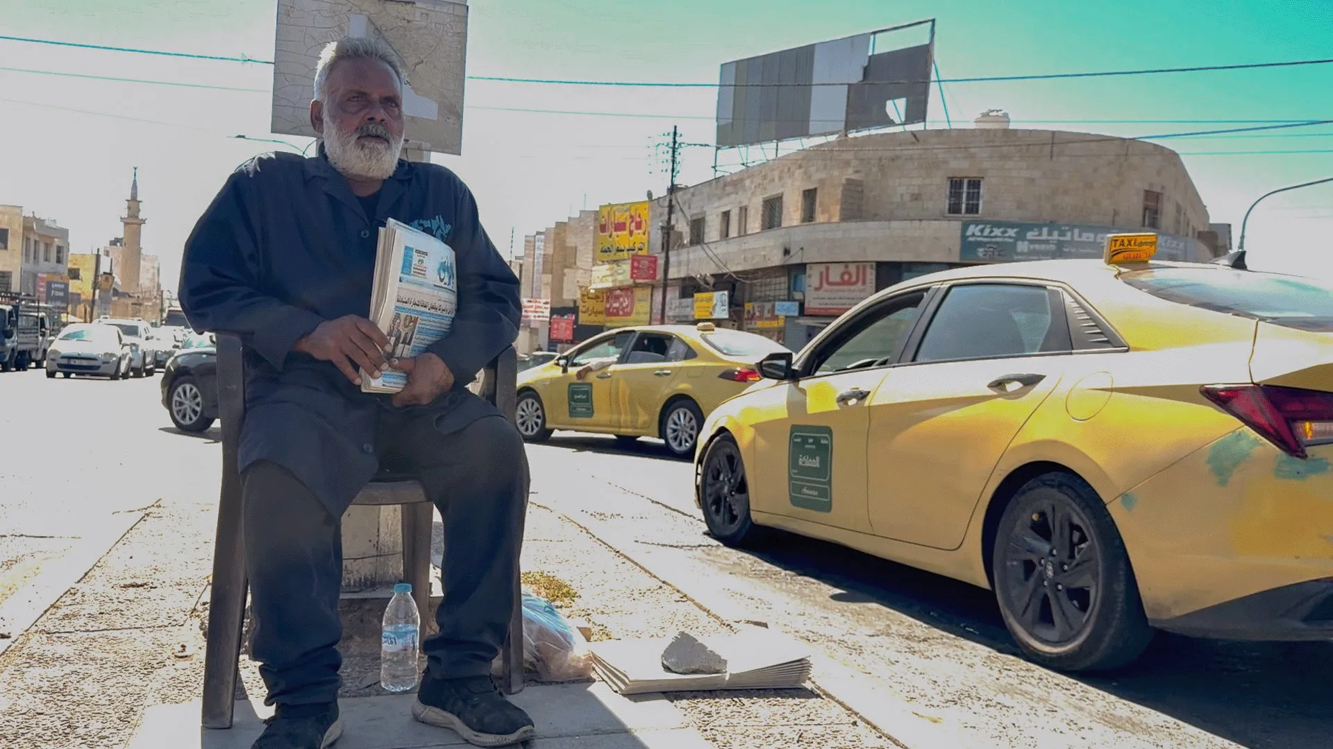 عندما تصبح الشاشة رئيس تحرير.. ماذا بقي للصحف الورقية في الأردن؟