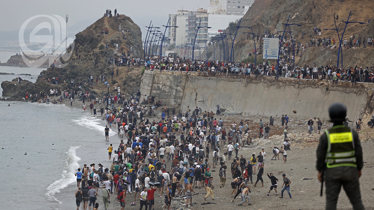 إسبانيا تعلن احتواء أكبر موجة هجرة إلى سبتة