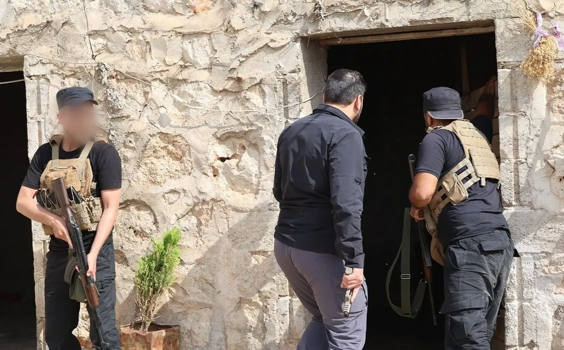 “عملية الكواتم” تكشف استراتيجية داعش الجديدة في سوريا  حول تنظيم الدولة في سوريا أسلوب عمله إلى عمليات محدودة تحقق أثرا أمنيا وسياسيا وإعلاميا يتجاوز حجمها العسكري.