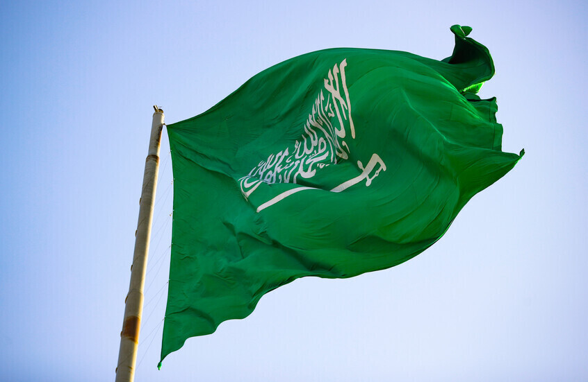رويترز: السعودية تسعى لتشكيل تحالف دولي لحماية الملاحة في البحر الأحمر