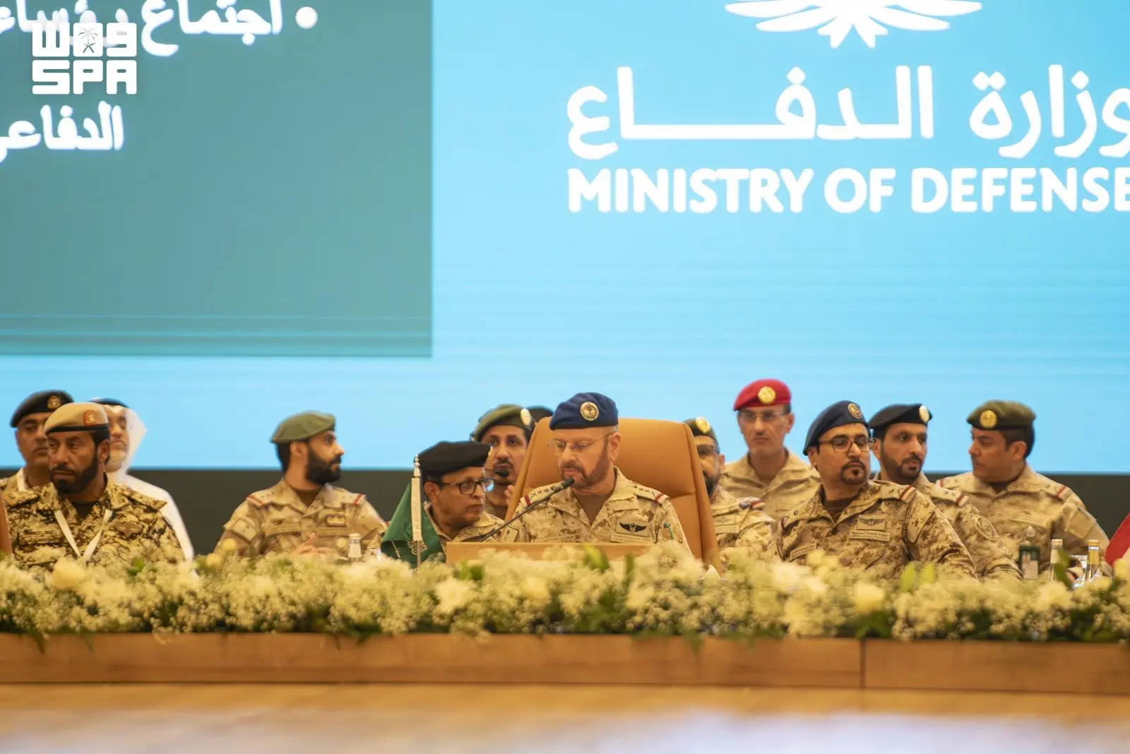 السعودية على رأس تحالف بحري دولي لحماية الملاحة من الحوثيين  سيعزز التحالف التعاون الدفاعي في مضيق باب المندب والبحر الأحمر وخليج عدن.