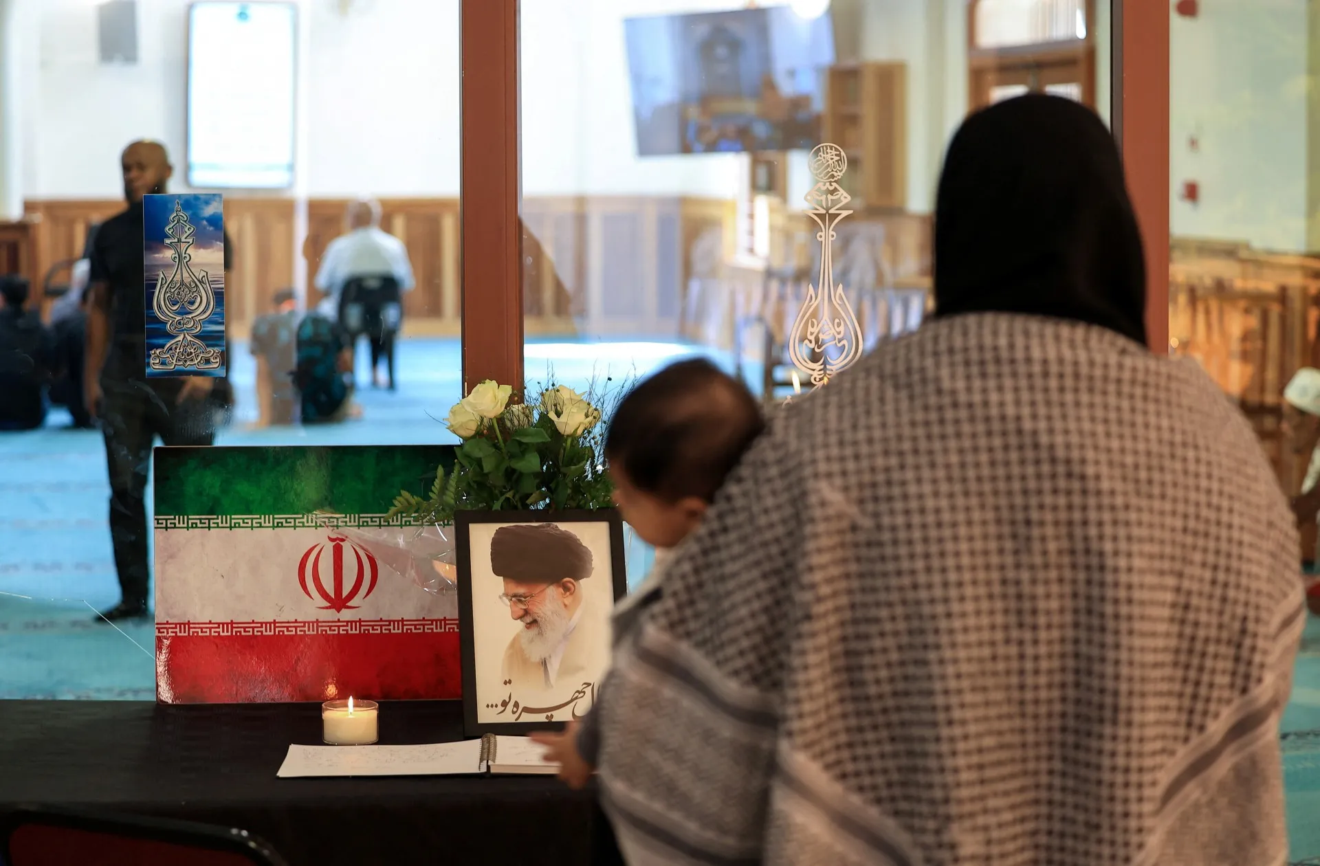 كيف توسّع إيران نفوذها في أفريقيا؟  سعت الجمهورية الإسلامية إلى توطيد علاقاتها مع الدول الأفريقية لتخفيف أثر العقوبات وتأمين الموارد الحيوية.