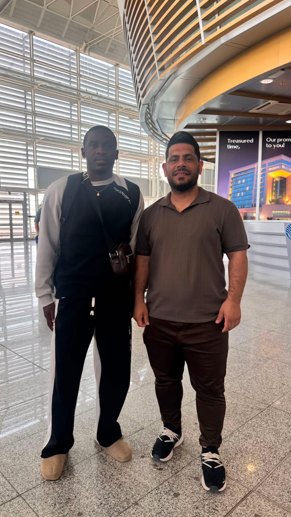 الانغولي بينو يلتحق بمعسكر الميناء