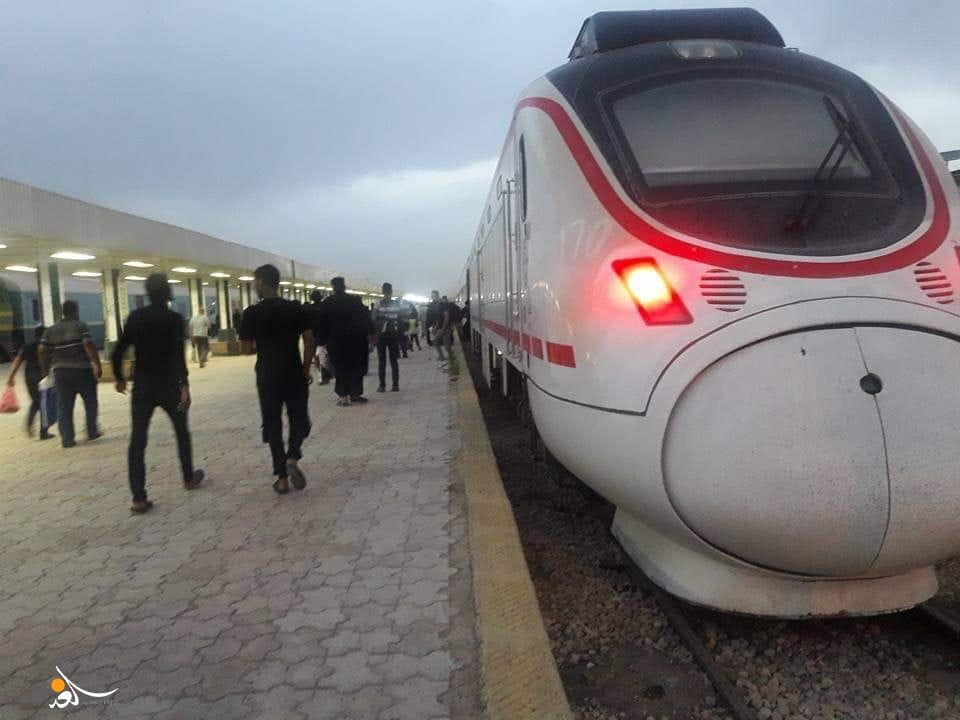 السكك: انطلاق أول قطار عكسي من كربلاء المقدسة إلى البصرة لنقل زائري الأربعينية