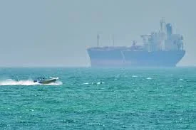 إيران: العبور من مضيق هرمز ليس ممكناً