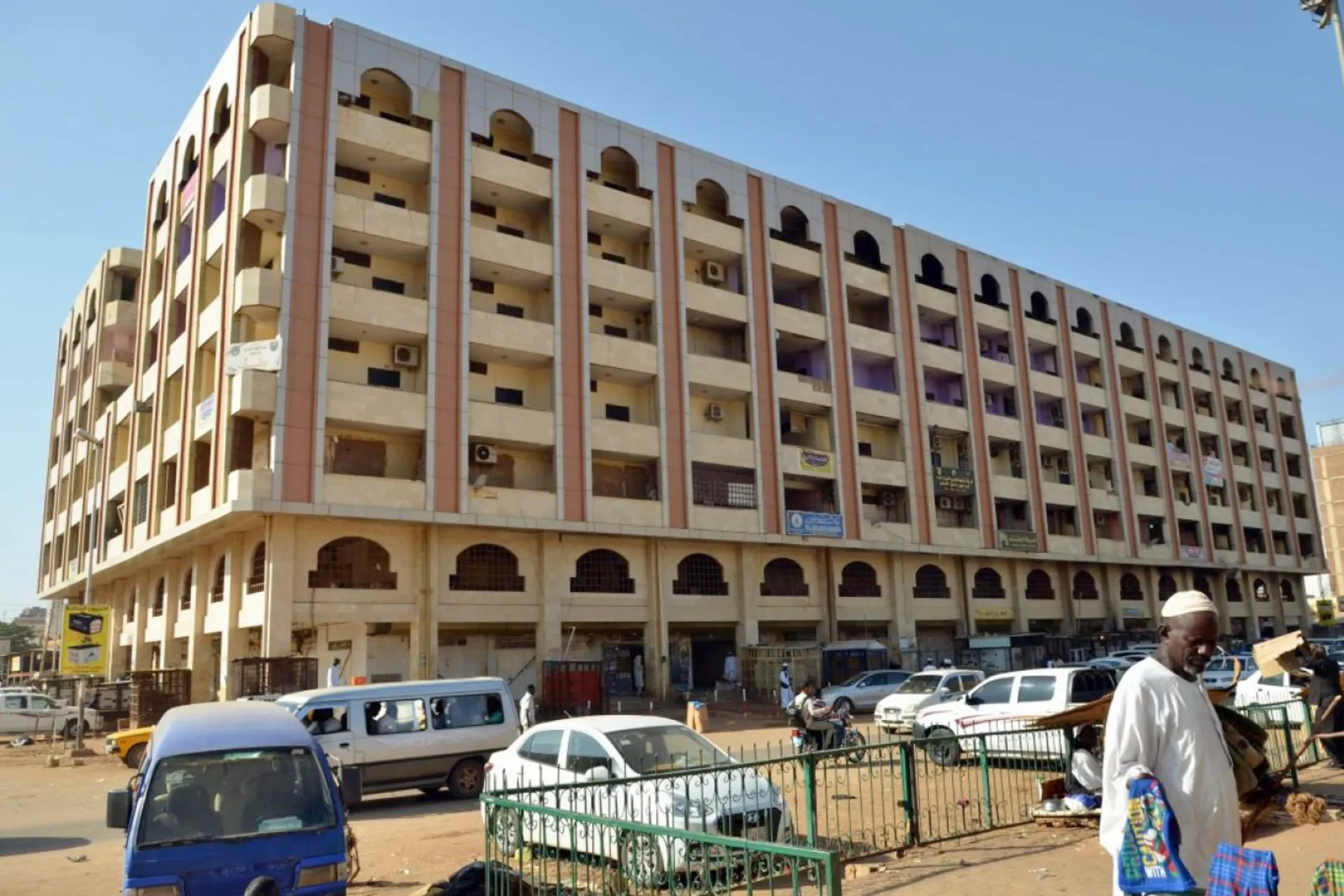 تستهدف قطاع الذهب.. كيف تهدد العقوبات 4 ملايين سوداني؟
