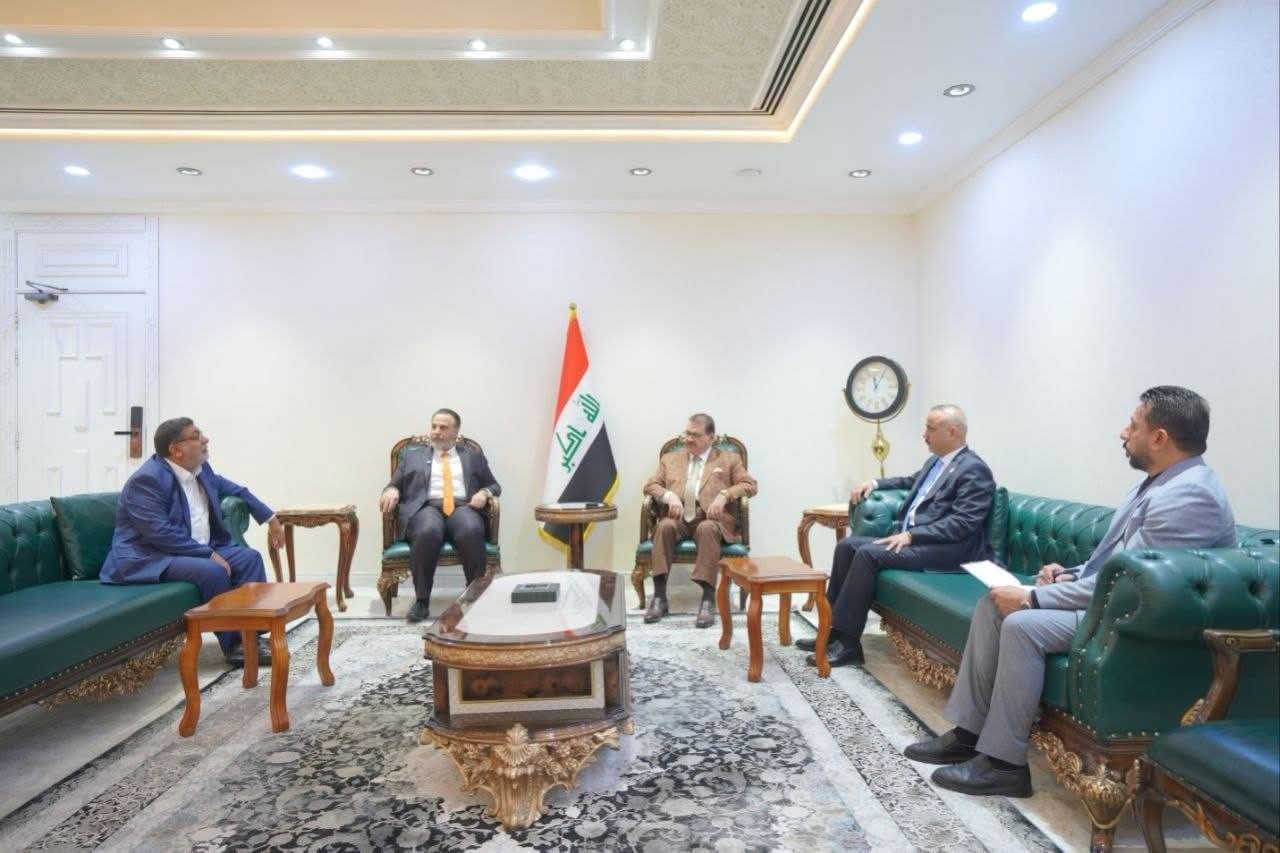 خلال لقائه رئيس مجلس محافظة بغداد.. وزير التربية يوجه بتشكيل لجنة عليا لمتابعة مشروع" الوزارة رقم واحد"