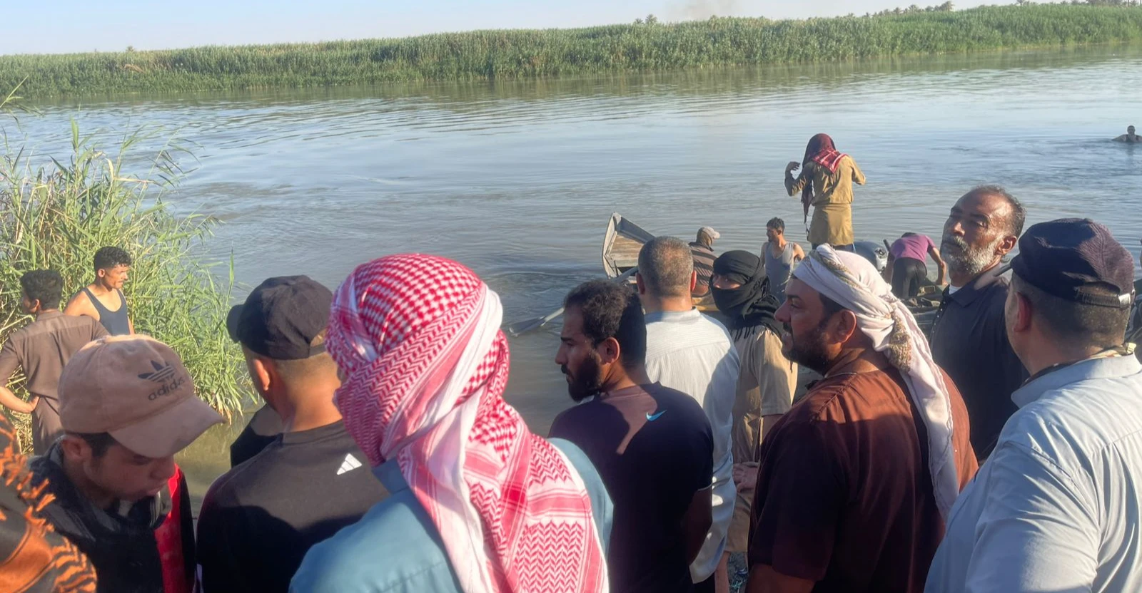 الأنبار.. غرق شابين في نهر الفرات ومصرعين طفلين بحادث سير