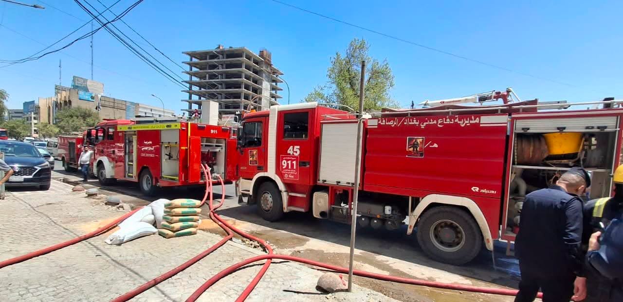 إخماد حريق داخل شركة لصناعة البوردات الكهربائية شمالي بغداد