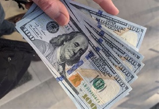 أسعار الدولار تسجل صعوداً طفيفاً في بغداد