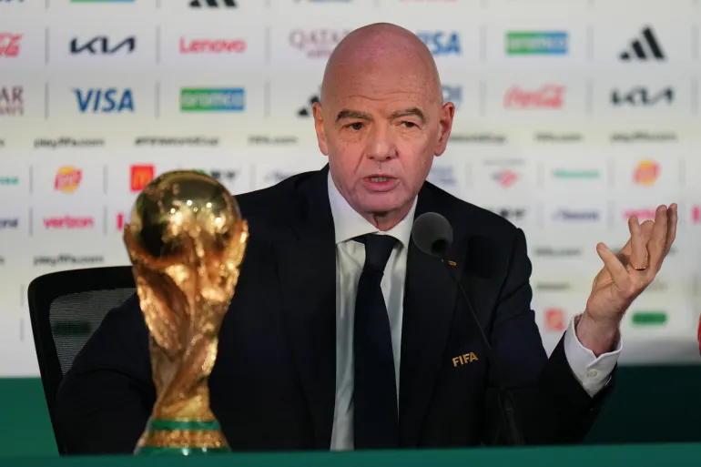 55 دولة تهدد بمقاطعة كأس العالم احتجاجًا على خطط رئيس الـ”فيفا” لبيع حقوق البطولة